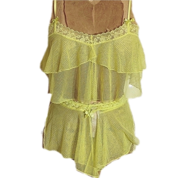 Savage X Fenty Other - Savage X Fenty baby doll ruffled top and short set